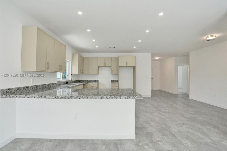 Image 50 of a home in .