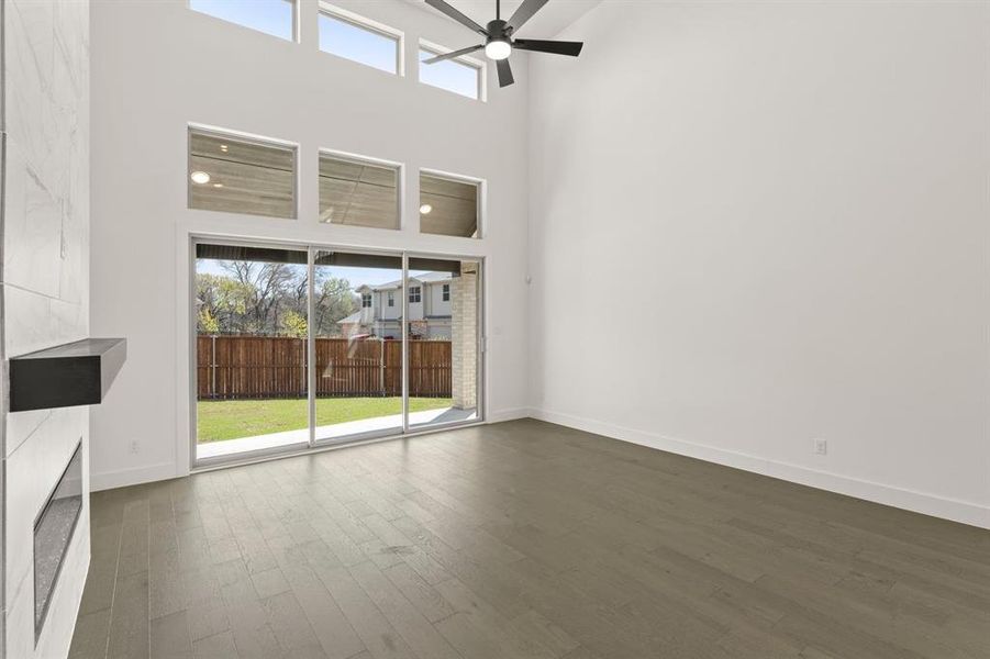 Spacious, unfurnished interior of a new home in Trails at Cottonwood Creek, Rowlett (Image 18).