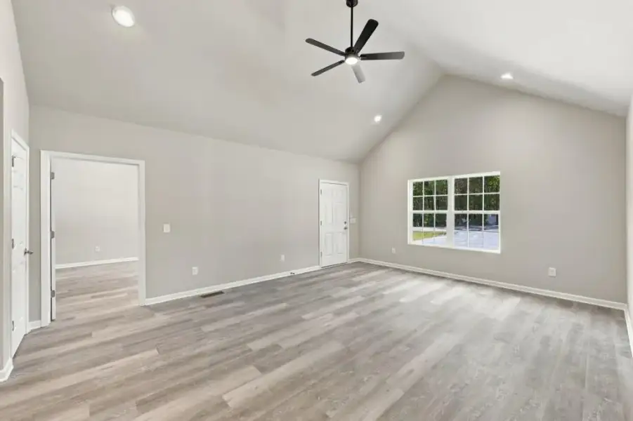 Spacious, unfurnished interior of a new home in , Lula (Image 39).