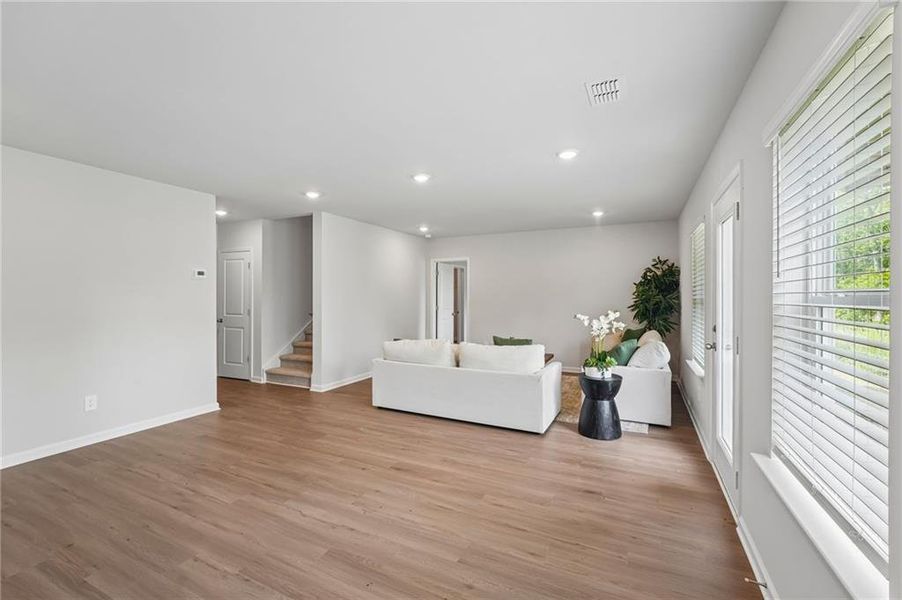 Furnished interior view inside a new home in Ivey Township, Dallas (Image 40).