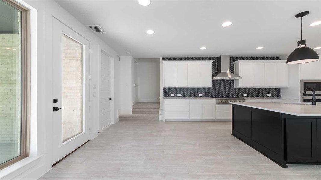 Furnished interior view inside a new home in Ventana 70', Fort Worth (Image 8).