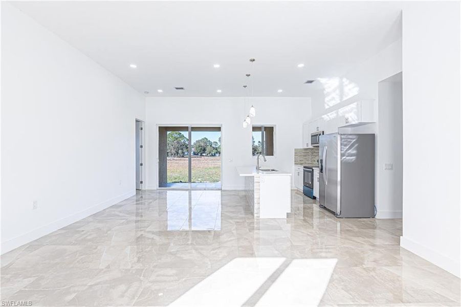 Spacious, unfurnished interior of a new home in , Clewiston (Image 7).