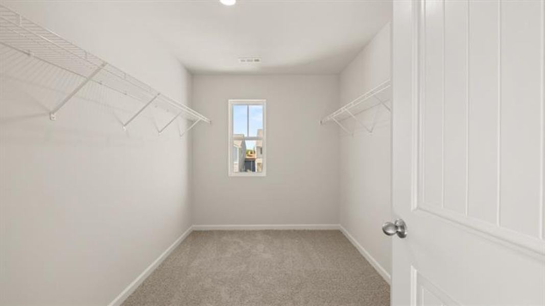 Spacious, unfurnished interior of a new home in Rolling Meadows, Jasper (Image 9). Spacious, unfurnished interior of a new home in Rolling Meadows, Jasper (Image 9).