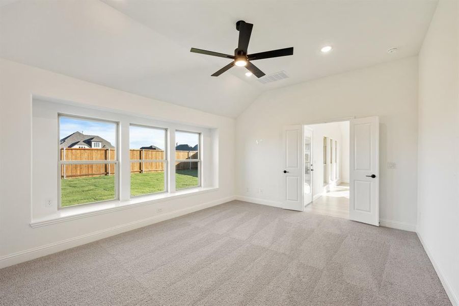 Spacious, unfurnished interior of a new home in Stone River Glen 50s, Royse City (Image 21).