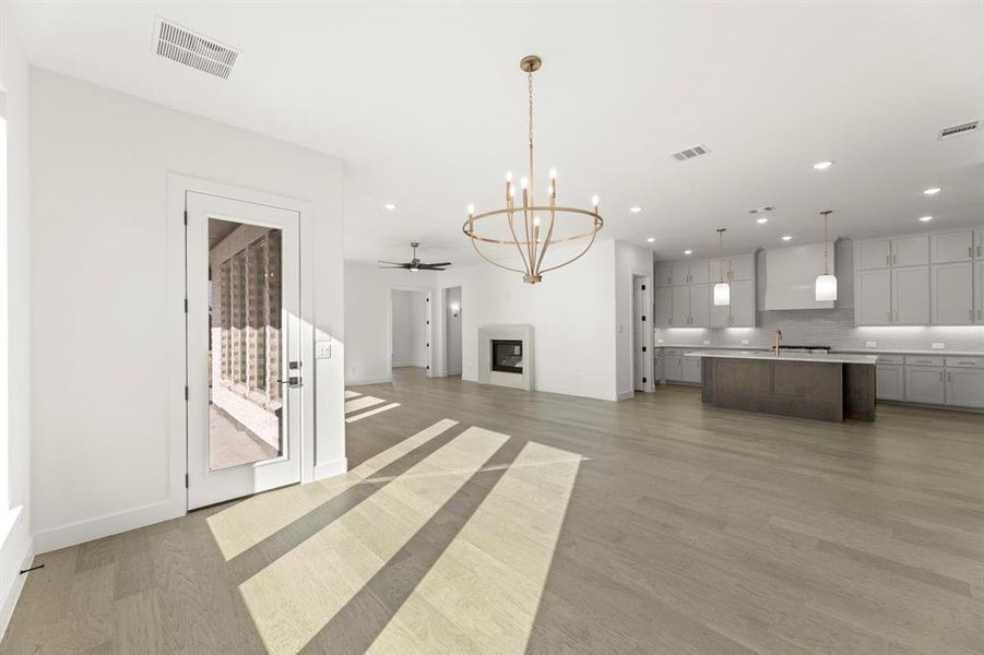 23. 4820 Belo - Dining (2) 23. 4820 Belo - Dining (2)