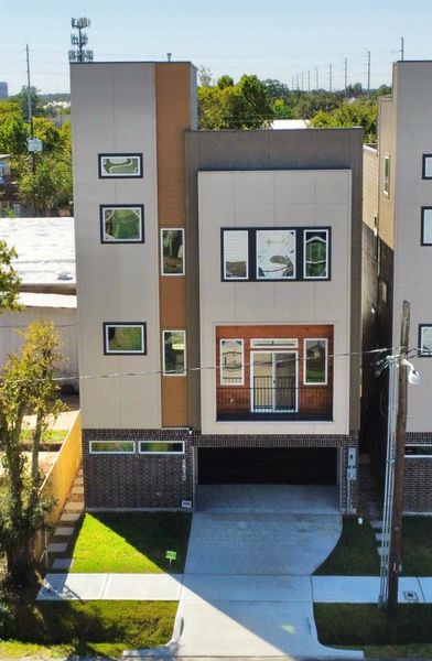 Image 33 of a home in .