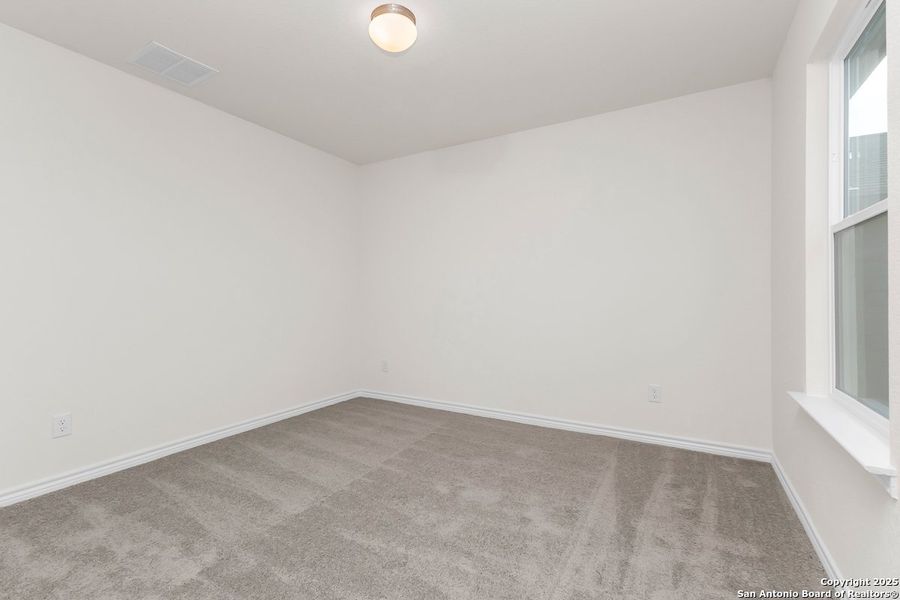 Spacious, unfurnished interior of a new home in Medina Crossing, Von Ormy (Image 8).