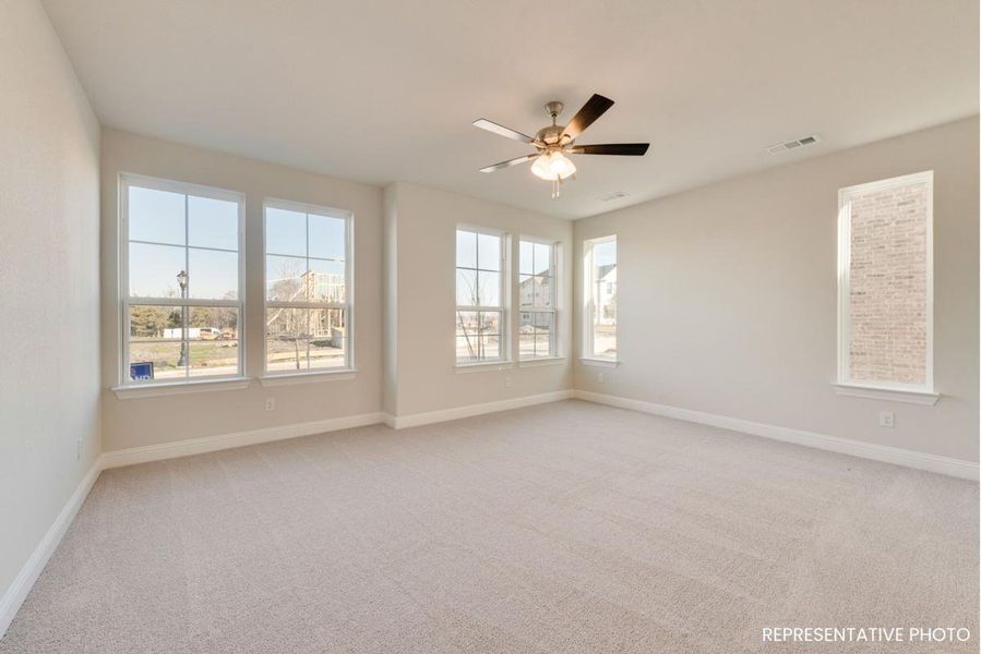 Spacious, unfurnished interior of a new home in Trails at Cottonwood Creek, Rowlett (Image 10).