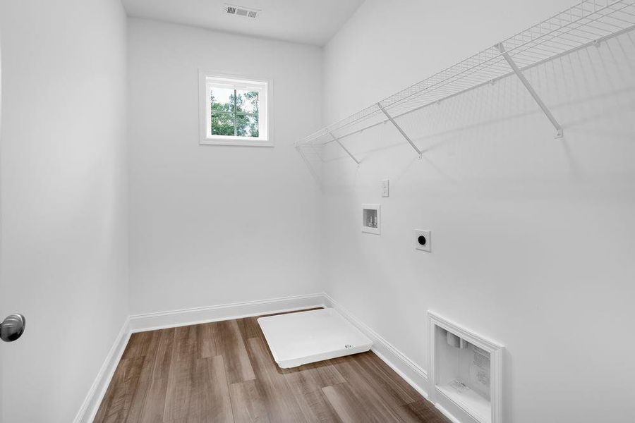 Spacious, unfurnished interior of a new home in Auburn Glen, Dacula (Image 28).