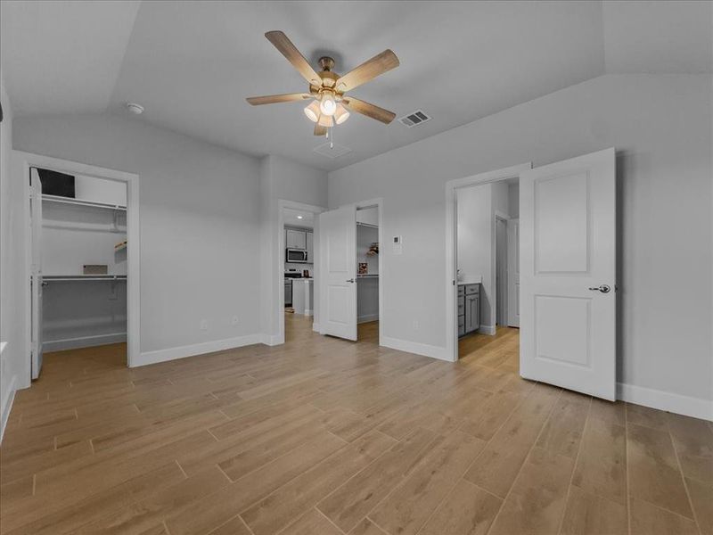 Spacious, unfurnished interior of a new home in , Anna (Image 19).