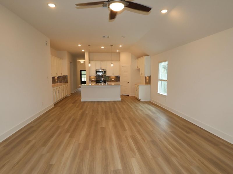 Spacious, unfurnished interior of a new home in Moran Ranch, Willis (Image 26). Spacious, unfurnished interior of a new home in Moran Ranch, Willis (Image 26).