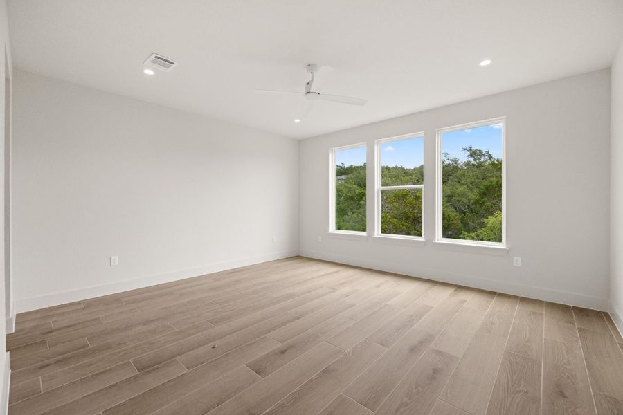 Spacious, unfurnished interior of a new home in , Lago Vista (Image 32).