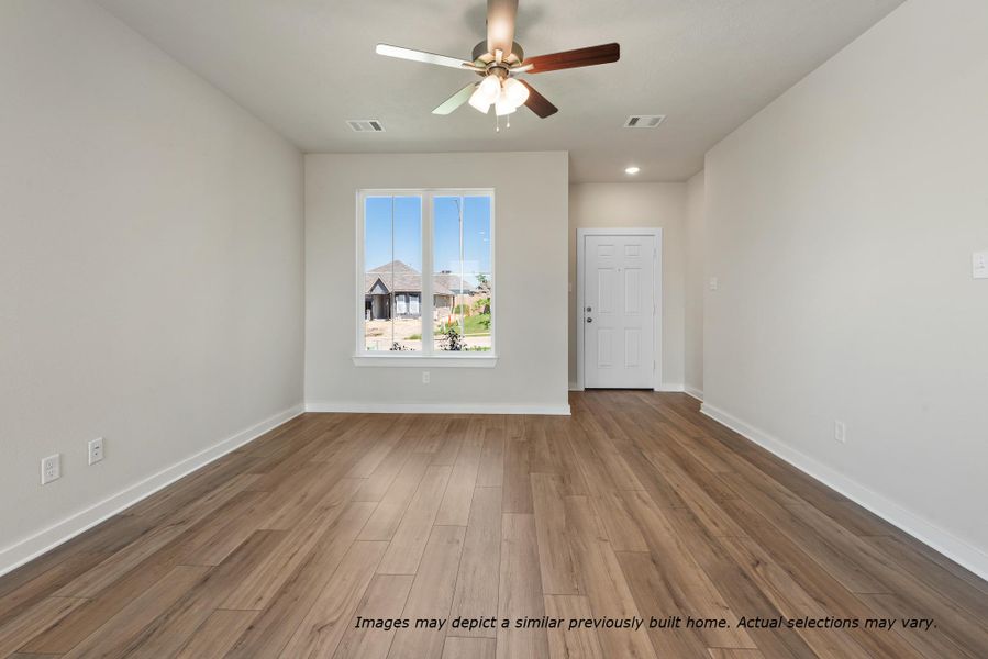 Spacious, unfurnished interior of a new home in Eagles Landing, Waco (Image 27).