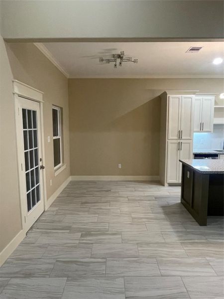 Spacious, unfurnished interior of a new home in , Beaumont (Image 15).