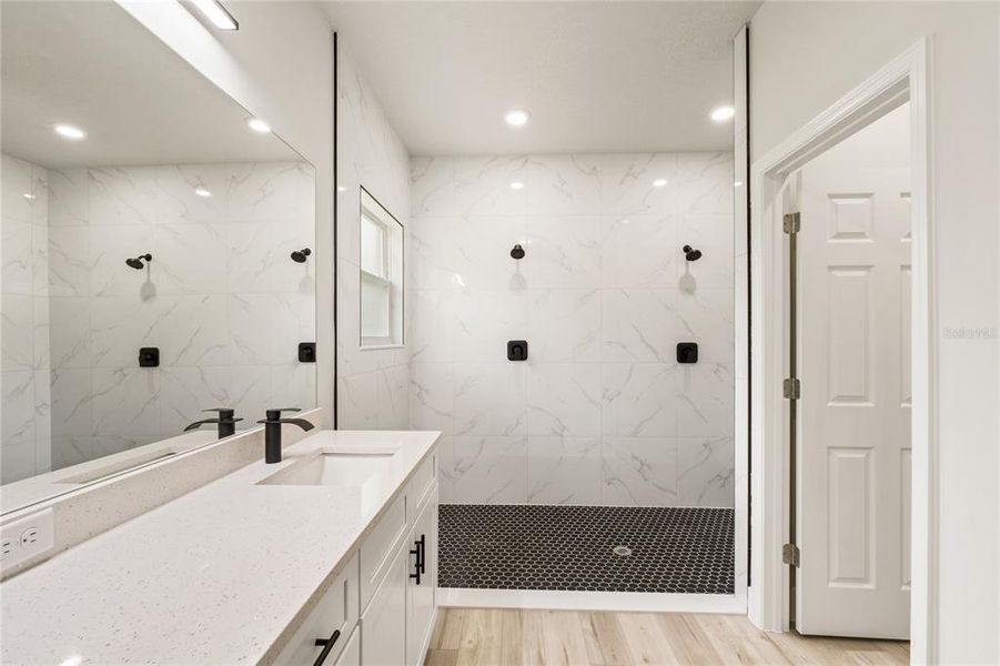 Spacious, unfurnished interior of a new home in , Citrus Springs (Image 9).