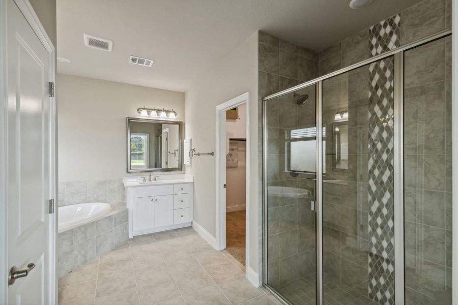 Furnished interior view inside a new home in Oaks of North Grove, Waxahachie (Image 4).