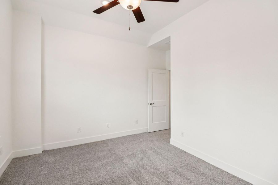 Spacious, unfurnished interior of a new home in Kresston, Montgomery (Image 31).