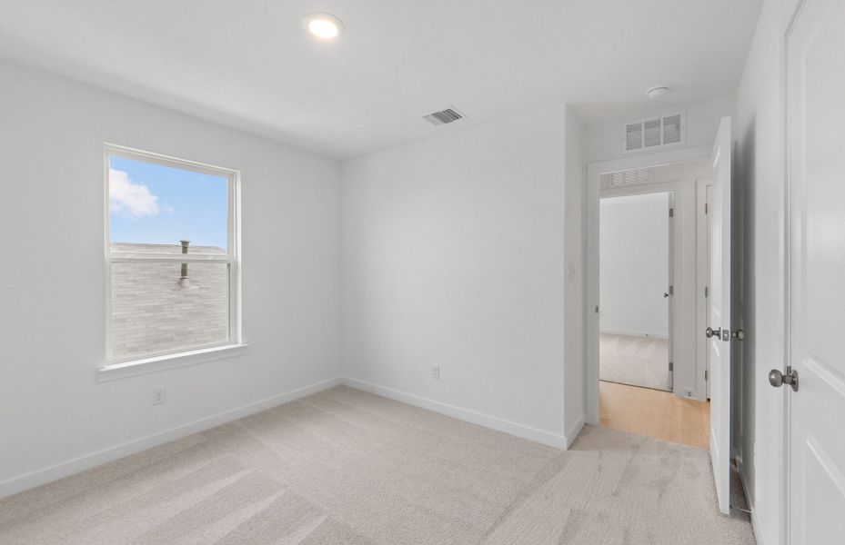 Spacious, unfurnished interior of a new home in Larson Crossing, Elgin (Image 23).