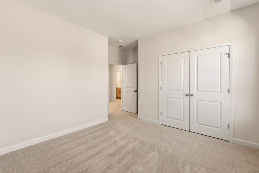 Spacious, unfurnished interior of a new home in Ridgecrest at Midway, Anderson (Image 24).