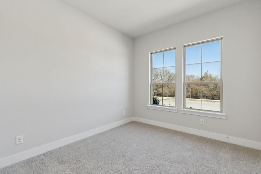 Spacious, unfurnished interior of a new home in Painted Tree Lakeside, McKinney (Image 27).