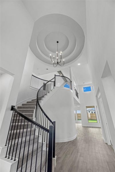 Spacious, unfurnished interior of a new home in Candela, Richmond (Image 10).