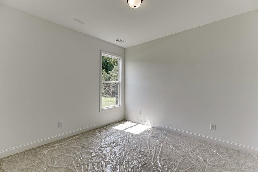 Spacious, unfurnished interior of a new home in , Jefferson (Image 27).