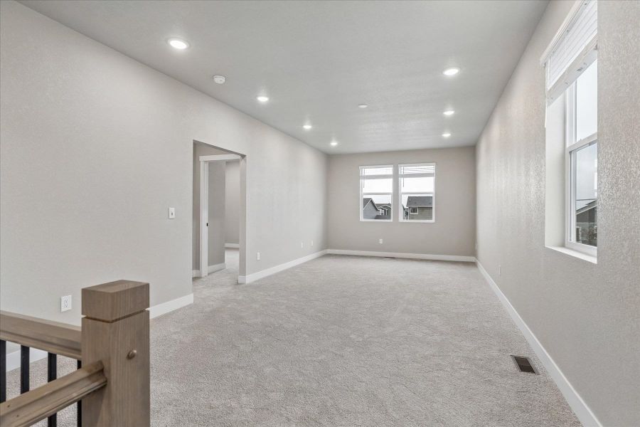 Spacious, unfurnished interior of a new home in Aspen Meadows, Colorado Springs (Image 21). Spacious, unfurnished interior of a new home in Aspen Meadows, Colorado Springs (Image 21).