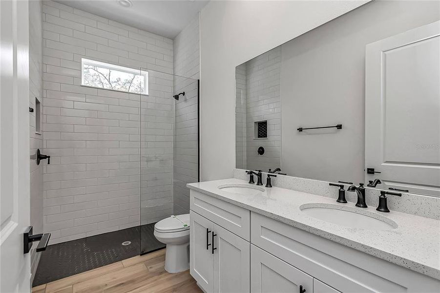 Furnished interior view inside a new home in , Dunnellon (Image 18).