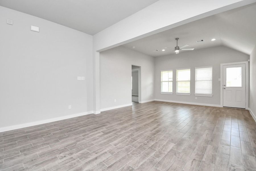 Representation photo. Actual colors and selections may vary.