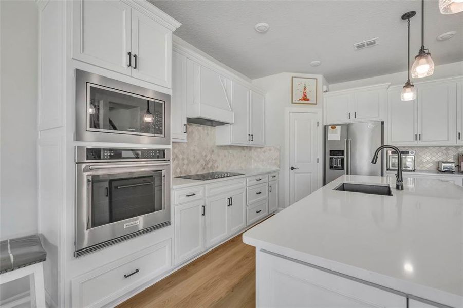 Furnished interior view inside a new home in , Clermont (Image 41).