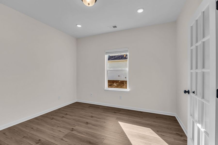 Spacious, unfurnished interior of a new home in Hampshire Hills, Columbia (Image 18).