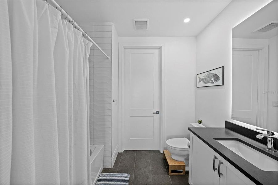 Furnished interior view inside a new home in Altura Bayshore, Tampa (Image 39). Furnished interior view inside a new home in Altura Bayshore, Tampa (Image 39).