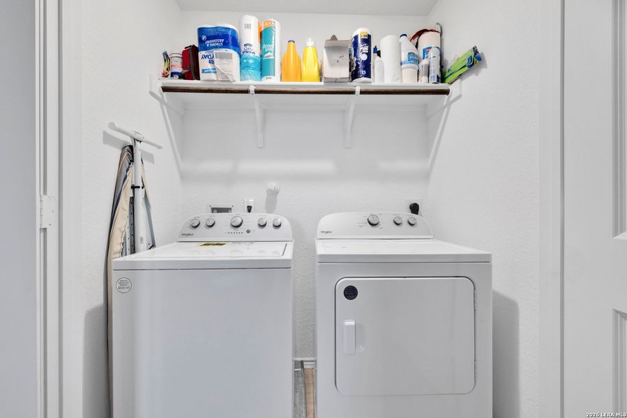 Close-up of interior finishes inside a home in Morgan Heights, San Antonio (Image 20).