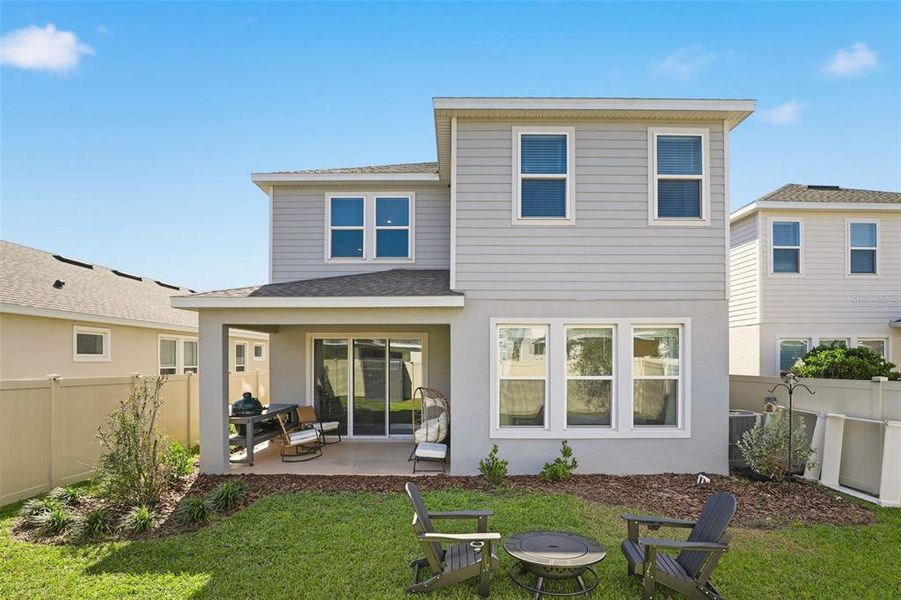 Exterior details and patio area of a home in The Waters at Center Lake Ranch, St. Cloud (Image 3).