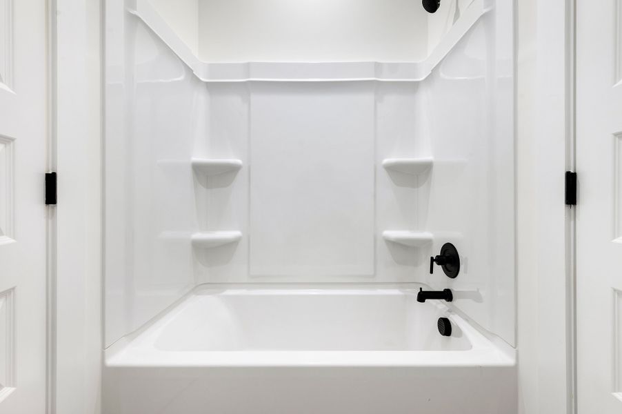 Representative interior finishes for a home built from the St. Ledger by Hunter Quinn Homes in Creek Pointe, Moncks Corner (Image 15).