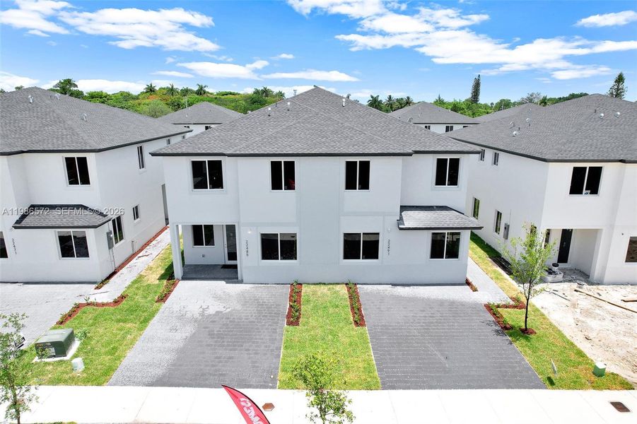 Image 90 of a home in .