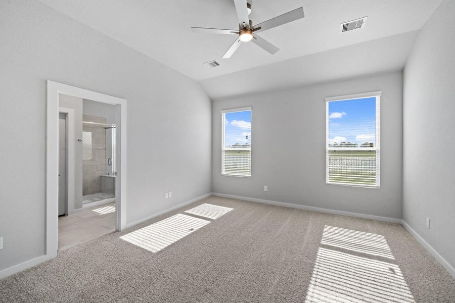 Spacious, unfurnished interior of a new home in Grand Oaks Village, Houston (Image 20).