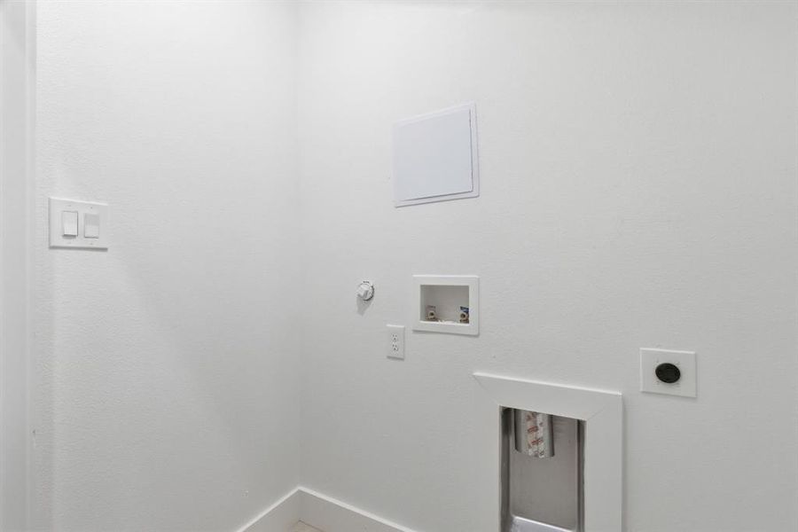 Spacious, unfurnished interior of a new home in , Dallas (Image 22).