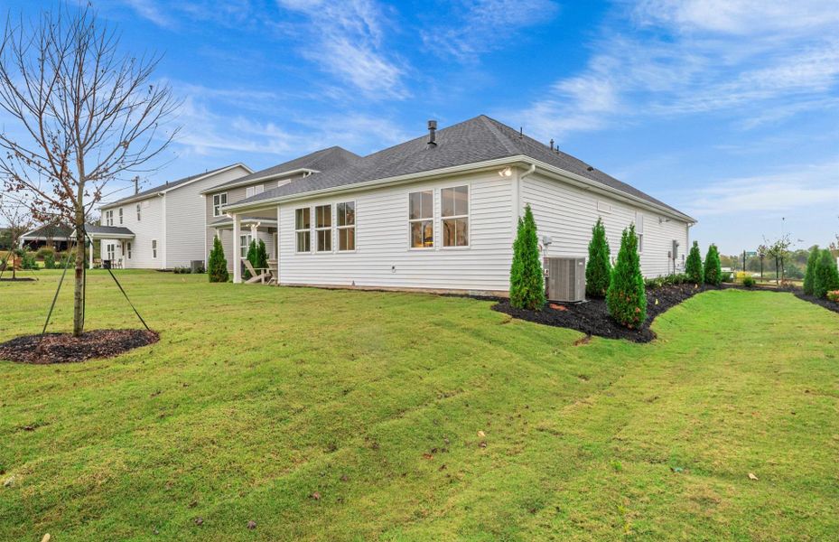 Representative exterior details of a home built from the Heston by Pulte Homes in Sparrow Creek, Boiling Springs (Image 4).