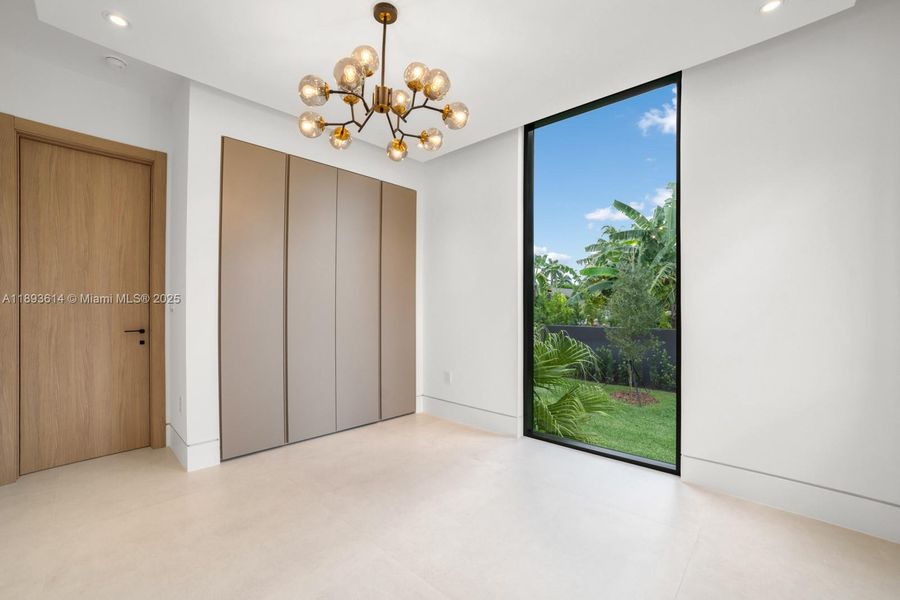 Spacious, unfurnished interior of a new home in , Miami (Image 30).