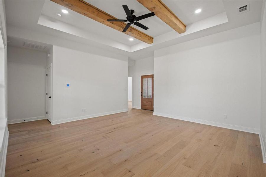 Spacious, unfurnished interior of a new home in , Athens (Image 33).