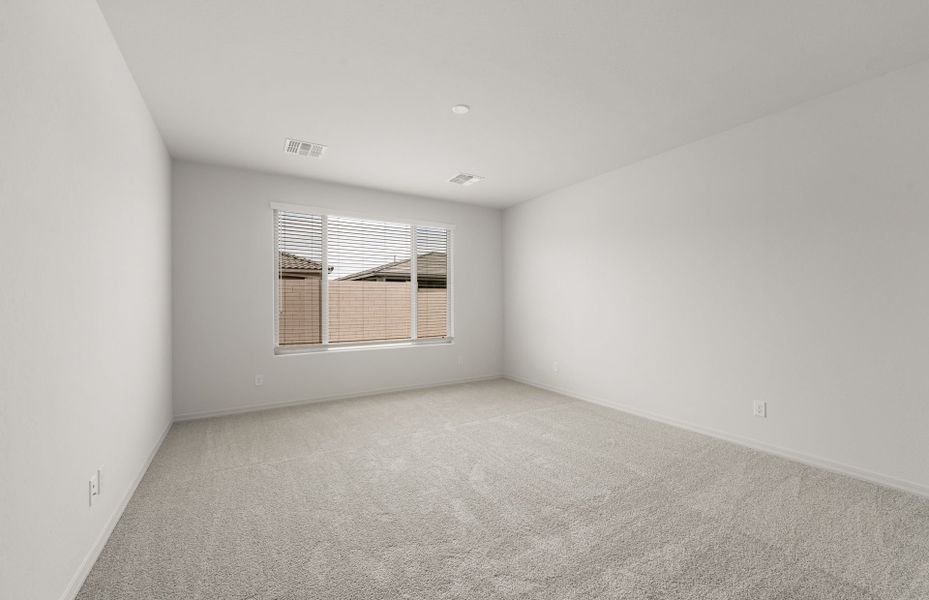 Spacious, unfurnished interior of a new home in Allen Ranches, Litchfield Park (Image 17).