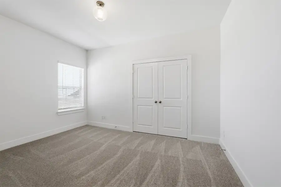 Spacious, unfurnished interior of a new home in Green Meadows, Celina (Image 60).