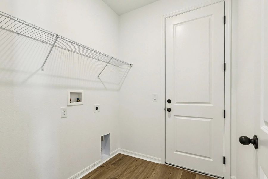 Spacious, unfurnished interior of a new home in Catamaran Cove, Rockledge (Image 21).