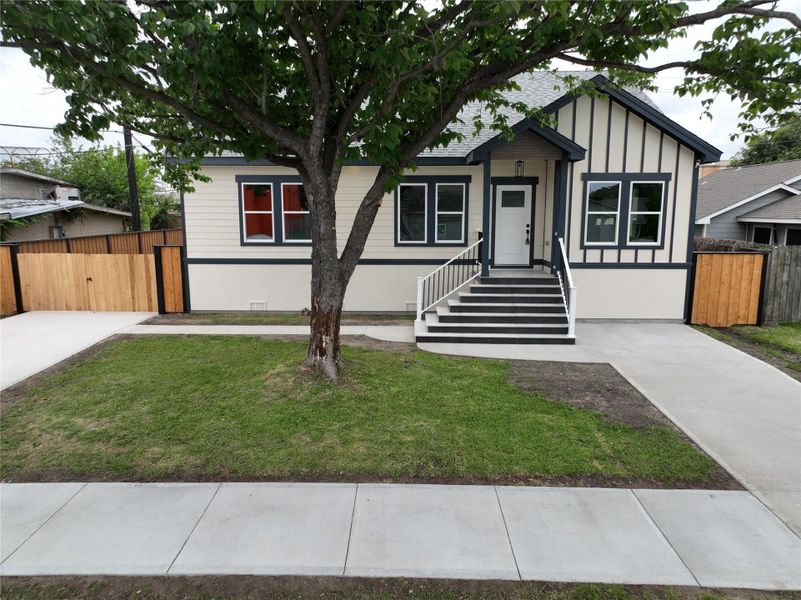 Front exterior of a new home in , Houston, TX, highlighting curb appeal (Image 17).