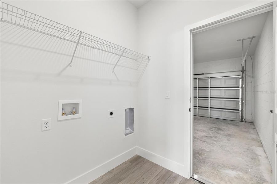 Spacious, unfurnished interior of a new home in , Ocala (Image 18).