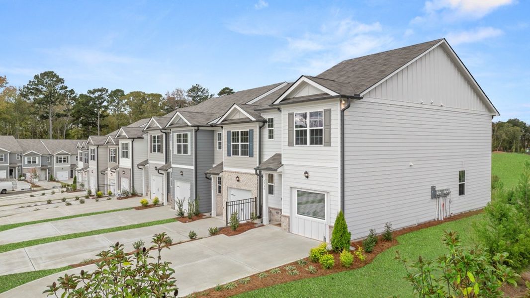 Representative exterior photo of a completed home built from the PEARSON II by D.R. Horton in Woodbury Park, Atlanta, GA (Image 25).