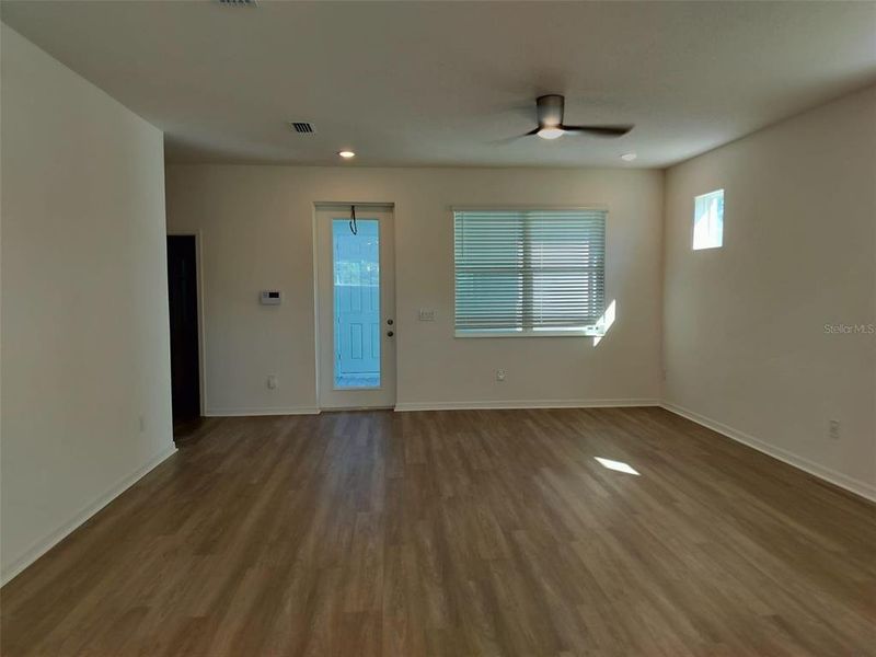 Spacious, unfurnished interior of a new home in Loch Leven Park, Mount Dora (Image 10).