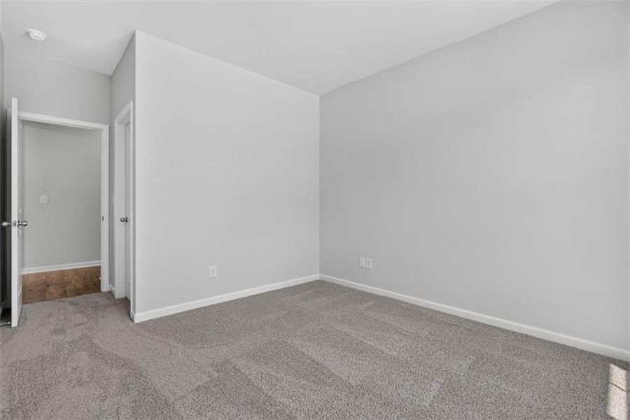 Spacious, unfurnished interior of a new home in , Athens (Image 37).