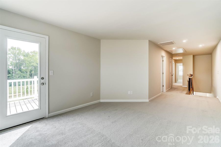 Spacious, unfurnished interior of a new home in Cheyney, Charlotte (Image 30).